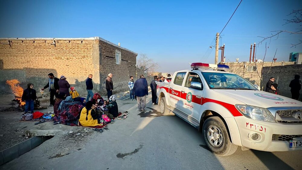 امدادرسانی به ۱۳هزار و ۵۶۰ نفر در زلزله خوی/ بازدید رئیس سازمان مدیریت بحران از مناطق زلزله زده