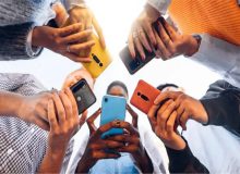 واردات موبایل‌های دکمه‌ای به کشور ممنوع می‌شود