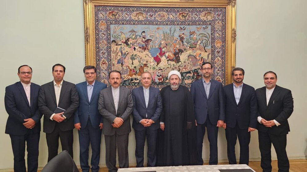 رئیس سازمان فرهنگ و ارتباطات اسلامی در ارمنستان چه می‌کند؟